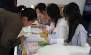 我校澳门太阳游戏城app举办“畅游书香林，读书伴我行”图书嘉年华活动